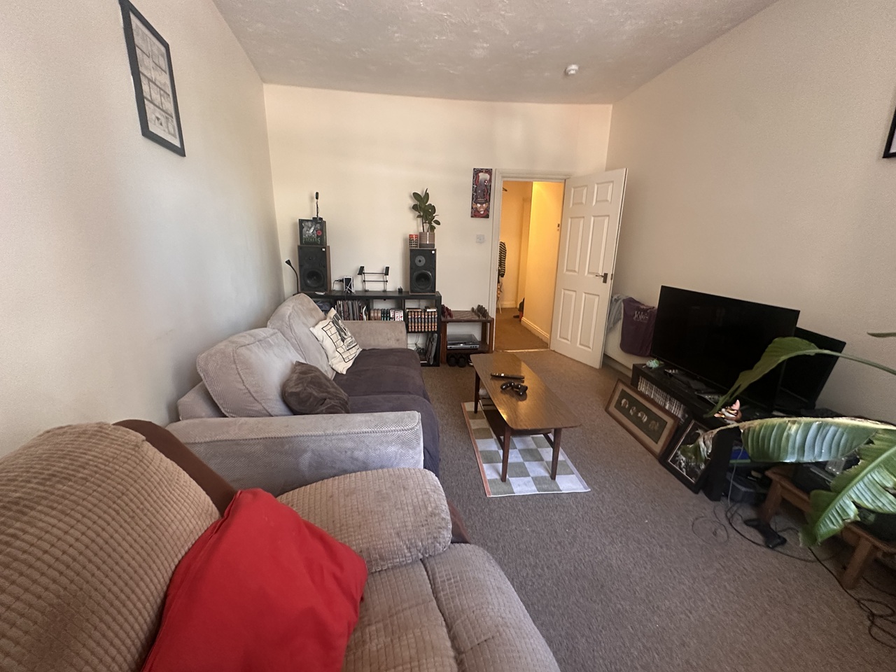2 Bed Flat, The Three Lamps, BS4 photo 2