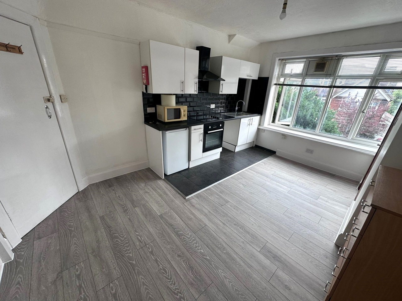 Studio Flat, Oakmount Avenue, SO17 photo 2