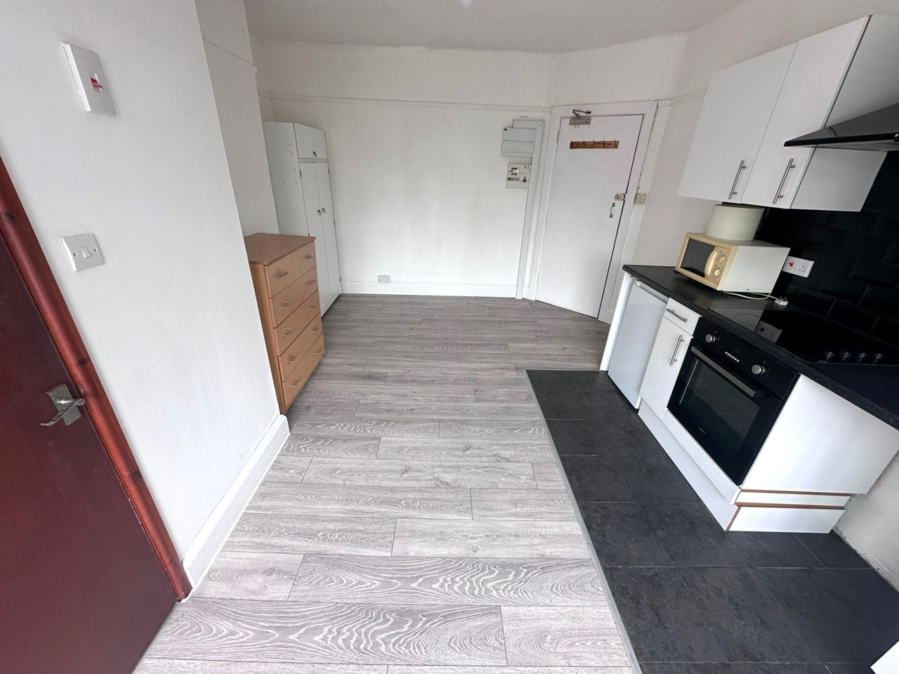 Studio Flat, Oakmount Avenue, SO17 photo 3
