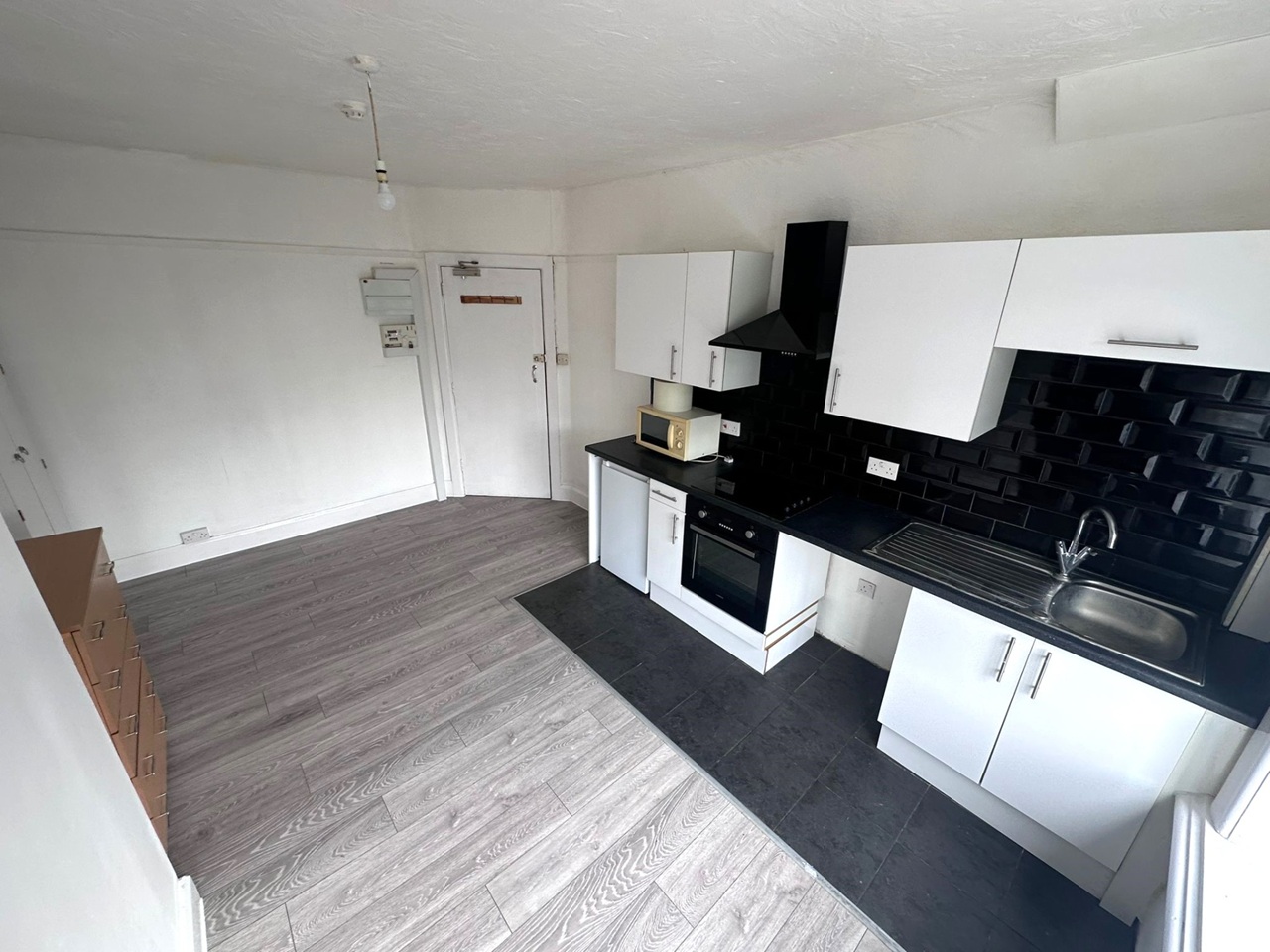 Studio Flat, Oakmount Avenue, SO17 photo 5