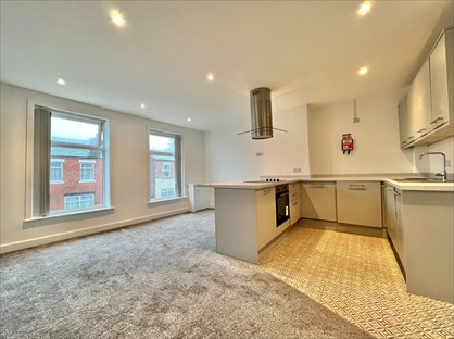 2 Bed Flat, Parrin Lane, M30
