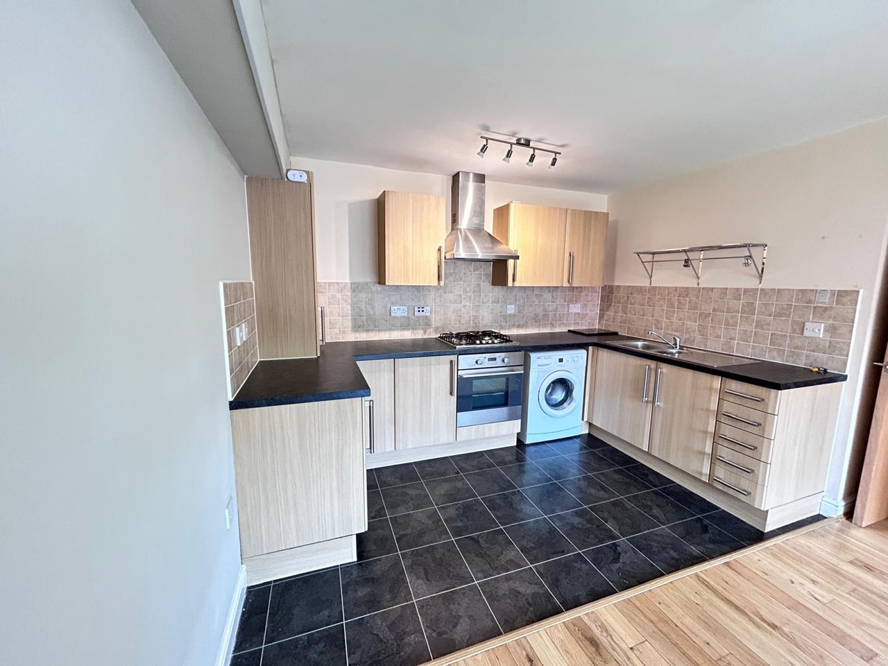 2 Bed Flat, Park View, CH62
