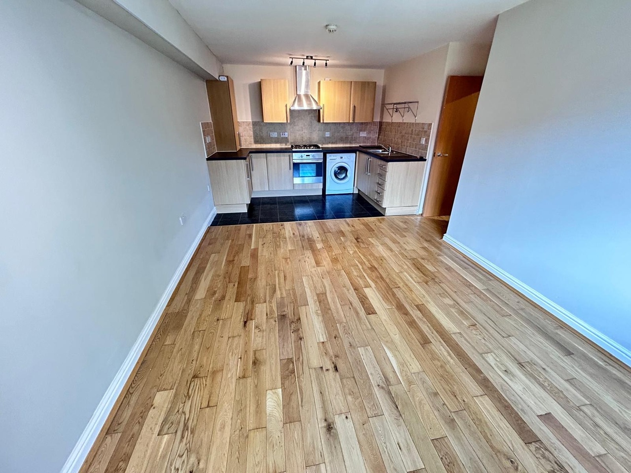 2 Bed Flat, Park View, CH62 photo 3