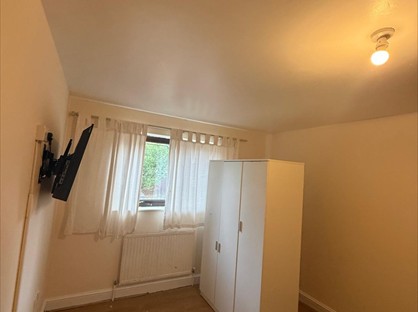 4 Bed Semi-Detached House, Raphael Drive, WD24