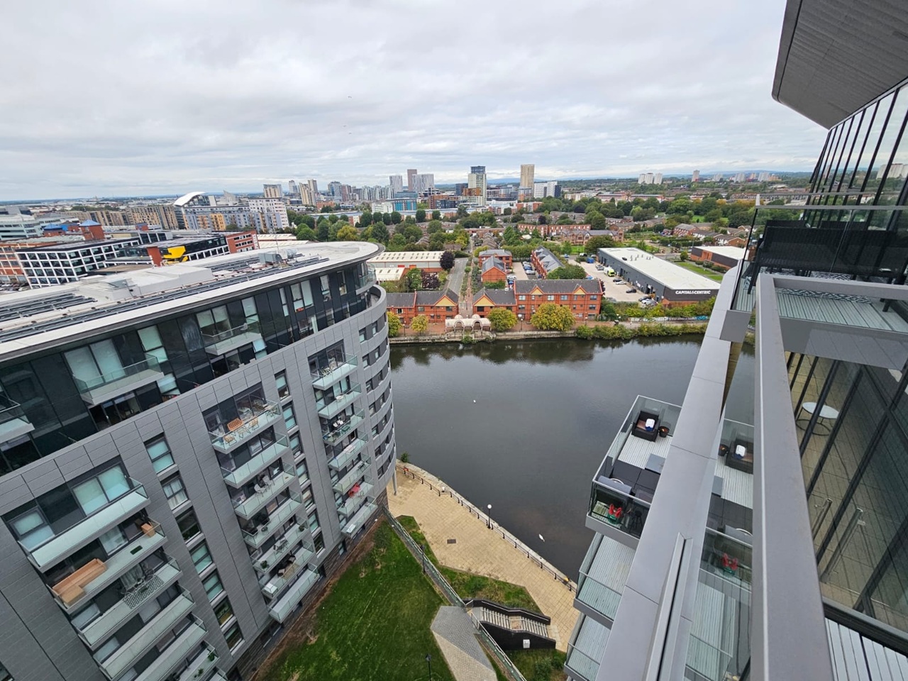2 Bed Flat, Pomona Strand, M16