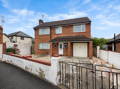 4 Bed Detached House, Abbey Barn Road, HP11