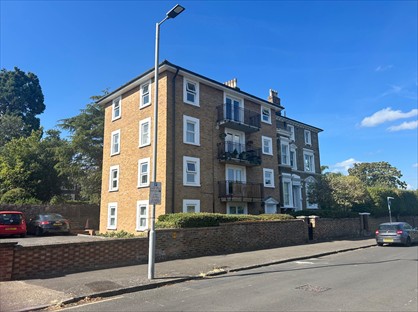 2 Bed Flat, Uxbridge Road, KT1