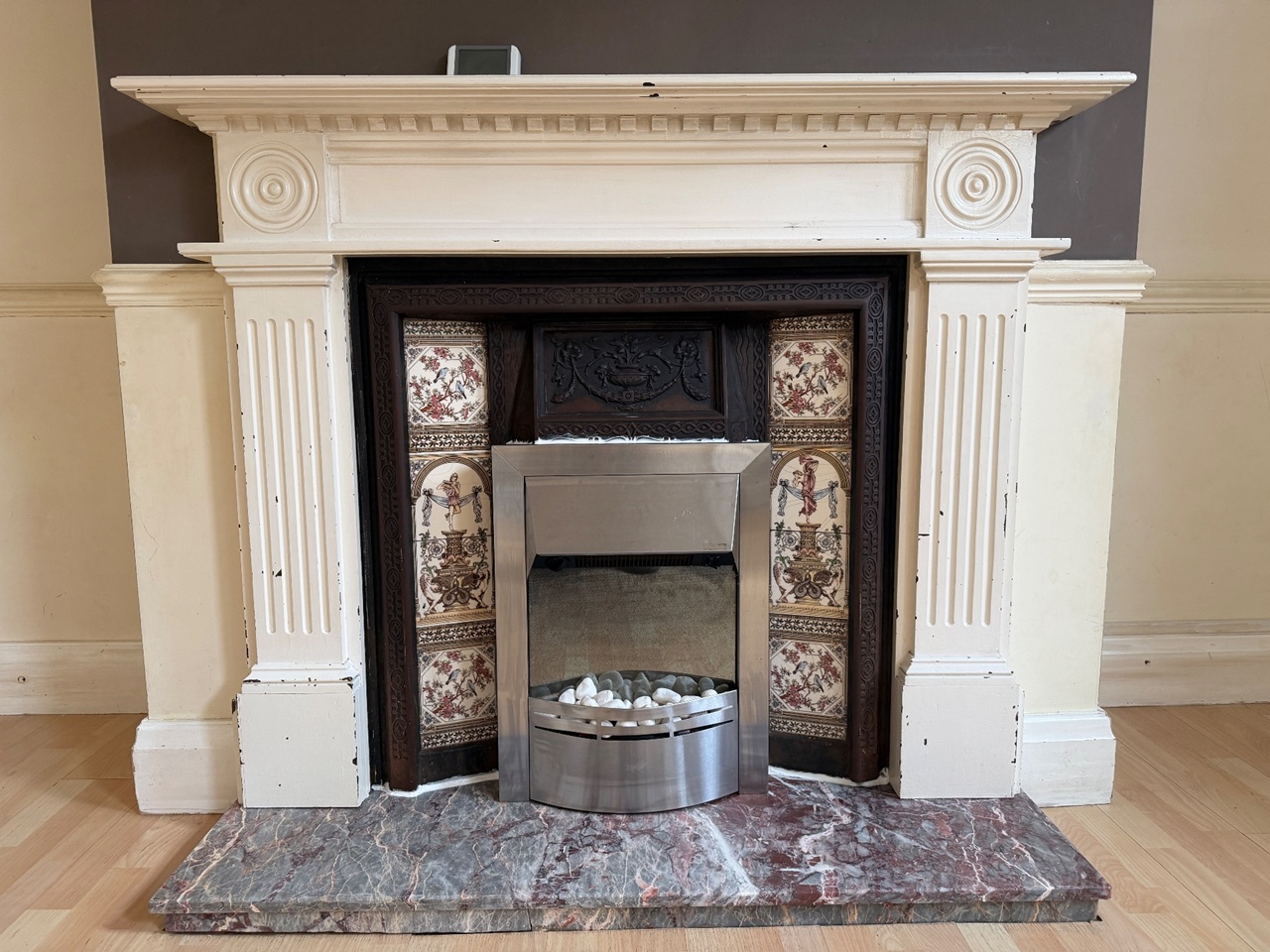 2 Bed Terraced House, Barden Mount, LS12 photo 4