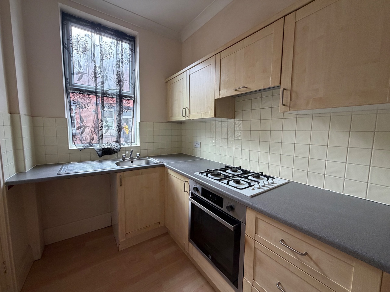 2 Bed Terraced House, Barden Mount, LS12 photo 5