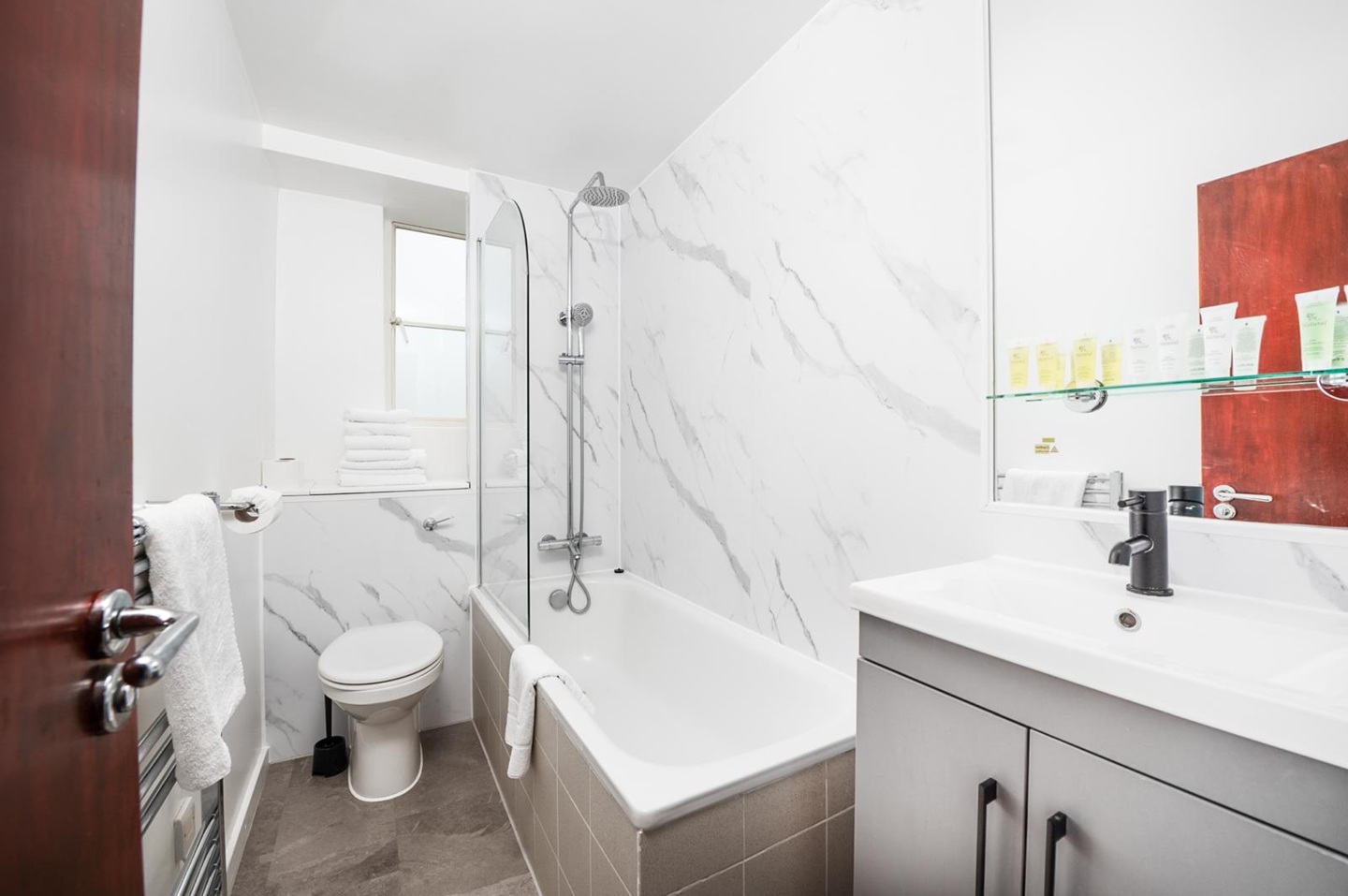 2 Bed Flat, Roland House, SW7 photo 4