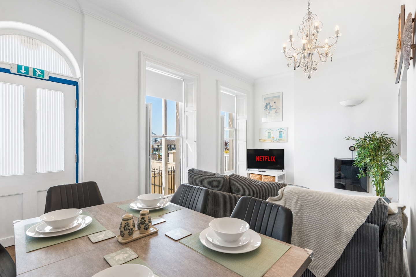 2 Bed Flat, Marine Parade, BN2 photo 3
