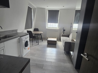 1 Bed Flat, High St, WD17