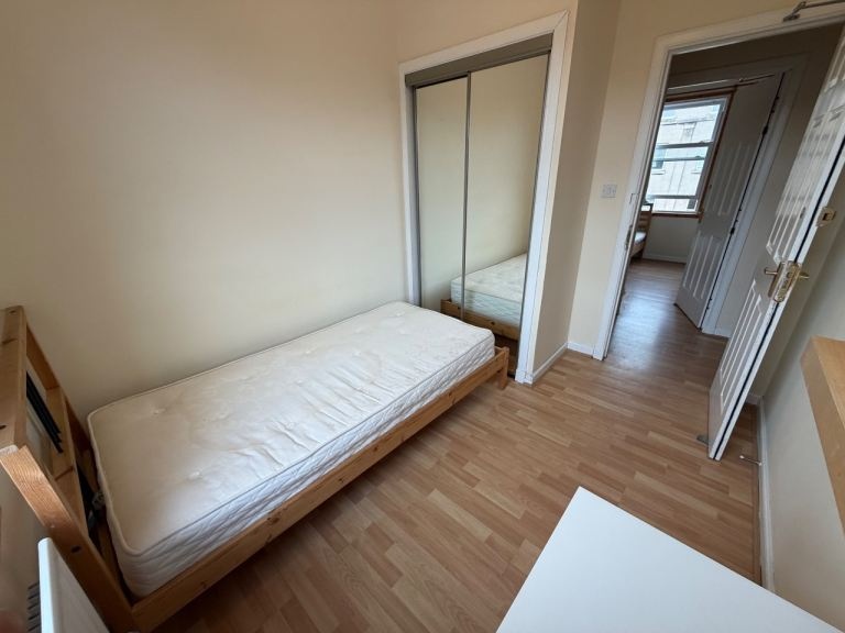 Room in a Shared Flat, East Preston St, EH8 photo 5