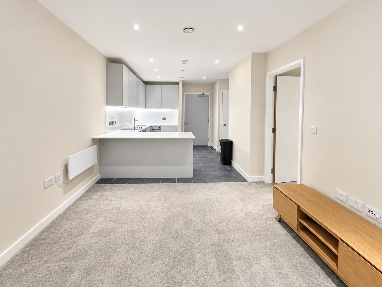 1 Bed Flat, Block A, M3 photo 4