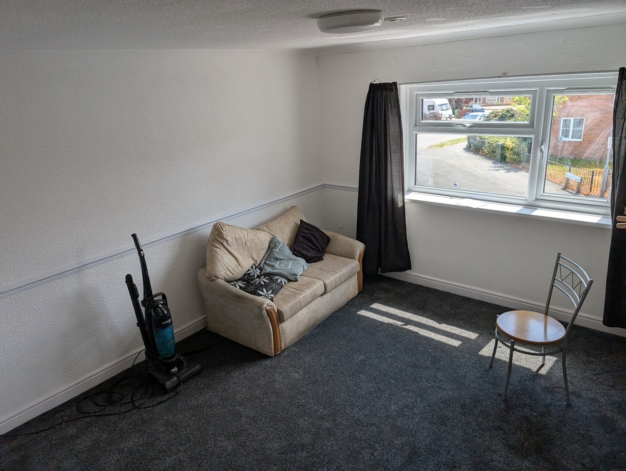 1 Bed Flat, Leicester Forest East, LE3 photo 5