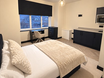 Room in a Shared House, Layton Avenue, NG18
