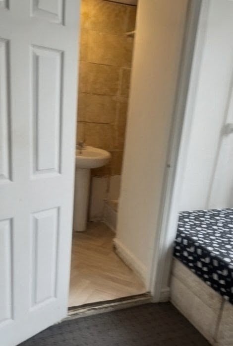 Studio Flat, Woodborough Road, NG3 photo 3