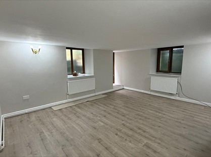 2 Bed Flat, Carr Road, BB9