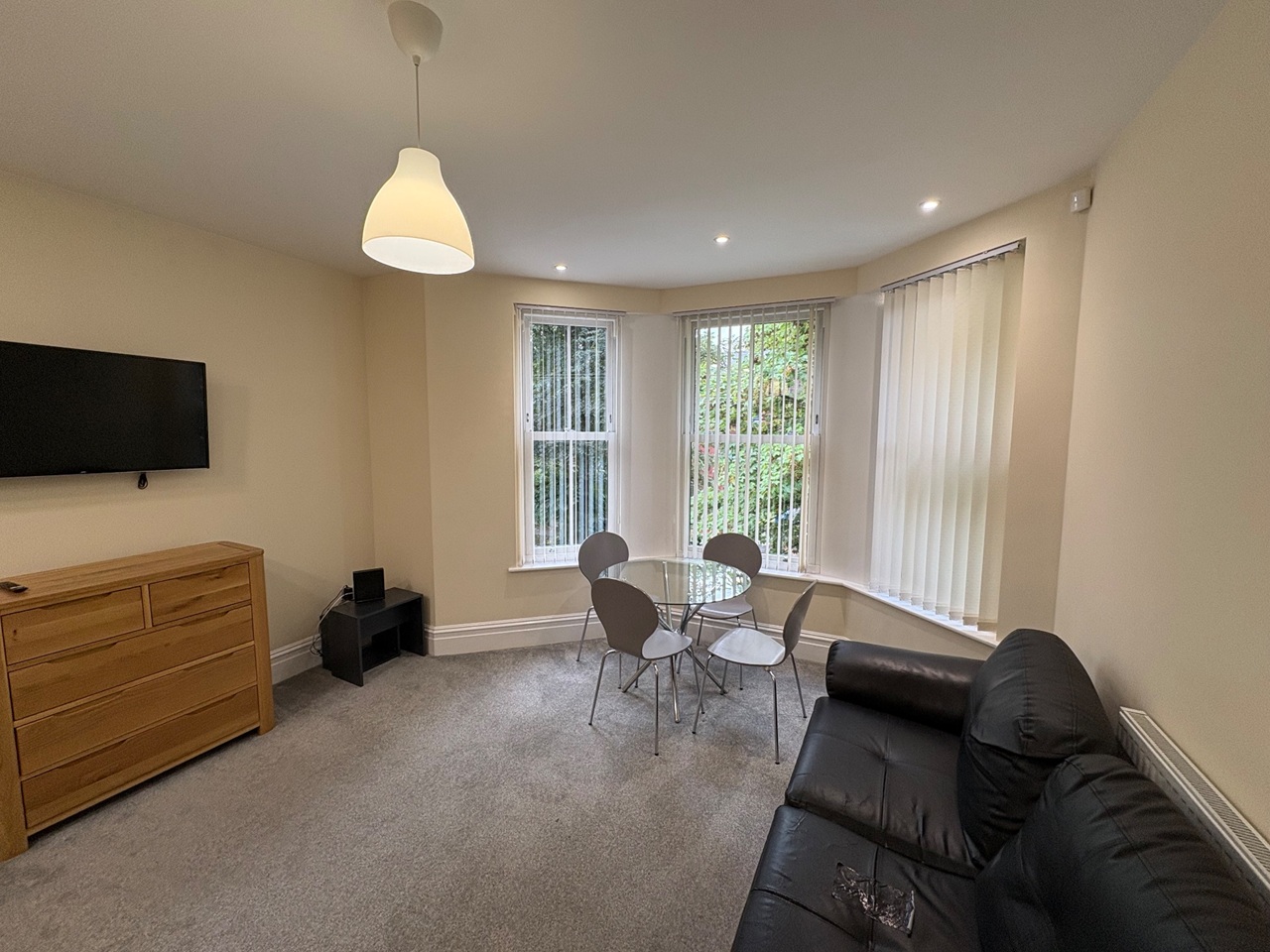 1 Bed Flat, Sydenham Avenue, L17 photo 2