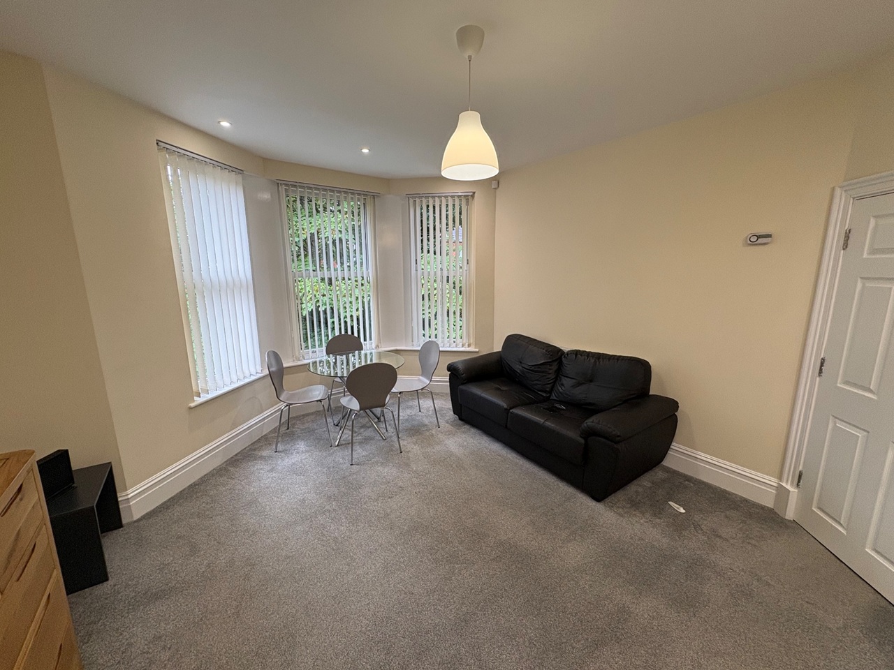 1 Bed Flat, Sydenham Avenue, L17 photo 3