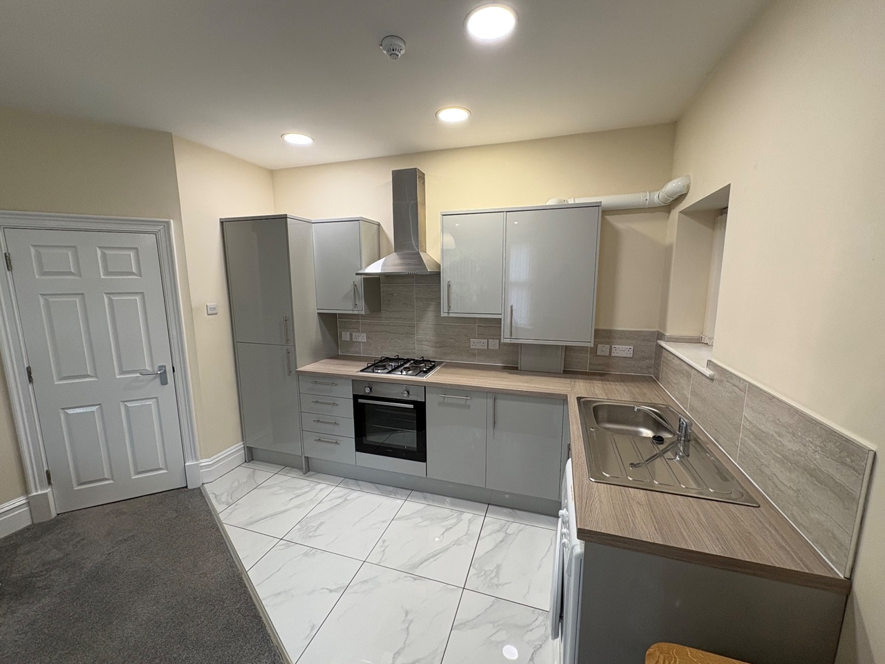 1 Bed Flat, Sydenham Avenue, L17 photo 4