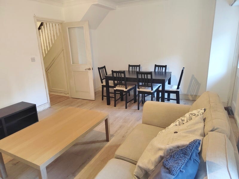 4 Bed Flat, Waterloo, SE1 photo 3