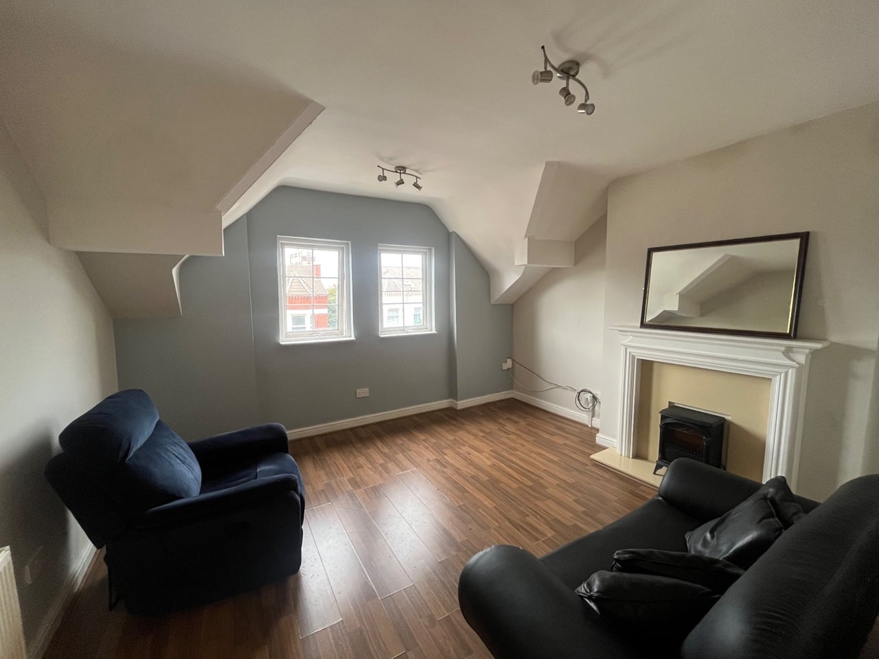 2 Bed Flat, St Catherines Road, L20 photo 2