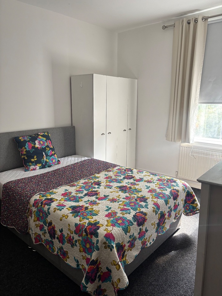 Room in a Shared Flat, Alpine House Building, S6 photo 4