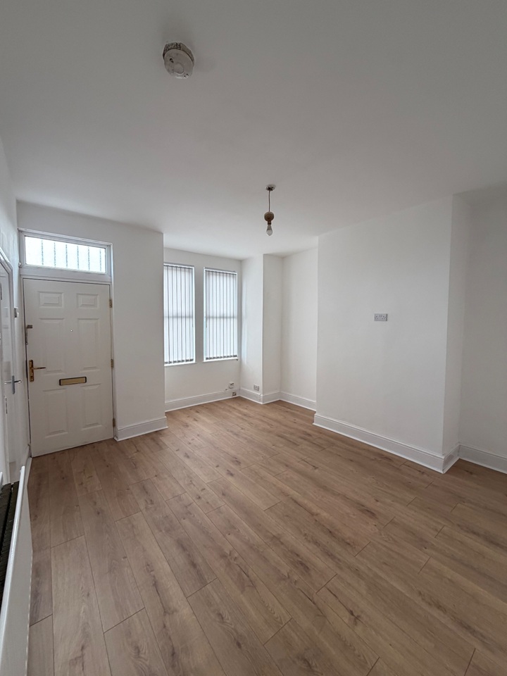 2 Bed Terraced House, Florence St, LS9 photo 2