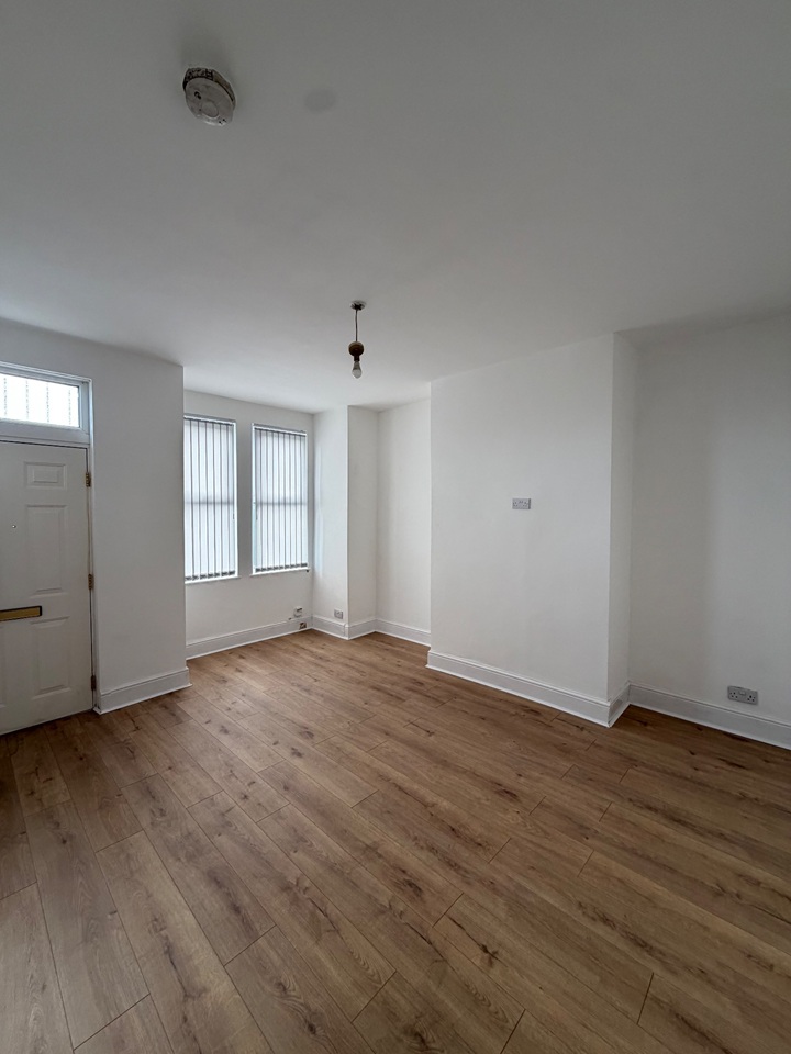 2 Bed Terraced House, Florence St, LS9 photo 3
