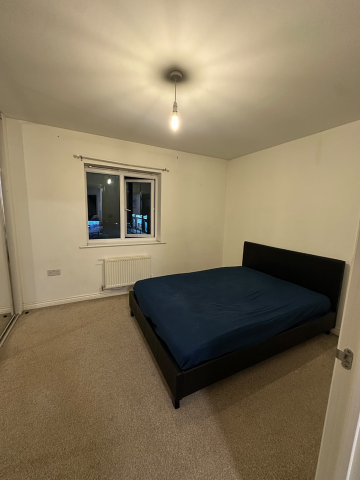 Room in a Shared House, Hexagon Close, M9