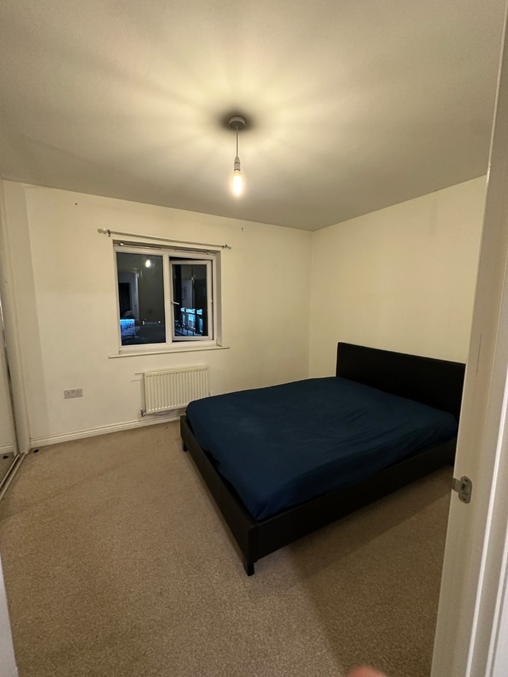 Room in a Shared House, Hexagon Close, M9 photo 2