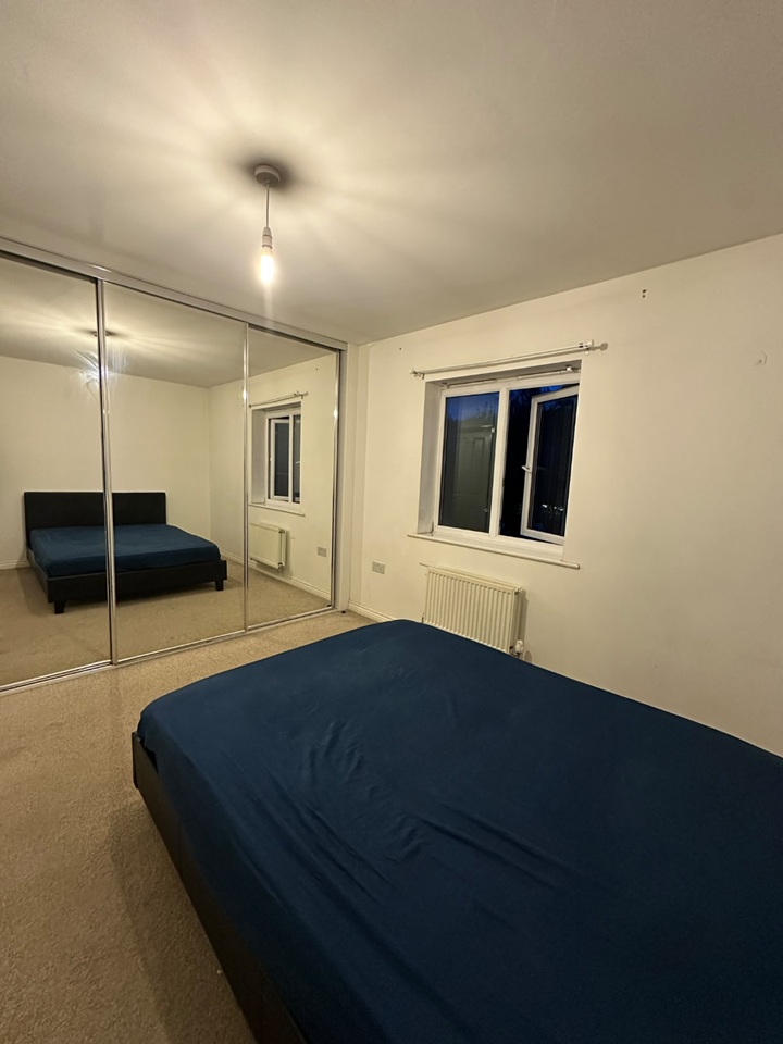 Room in a Shared House, Hexagon Close, M9 photo 4