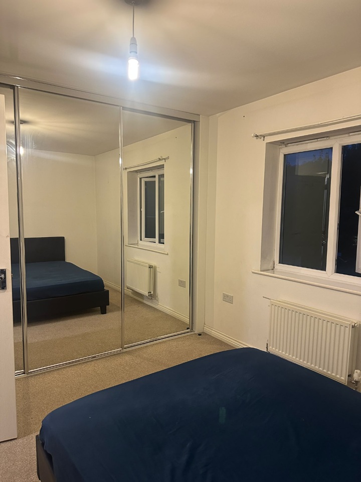 Room in a Shared House, Hexagon Close, M9 photo 5