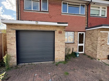 3 Bed Semi-Detached House, Chantry Lane, AL2