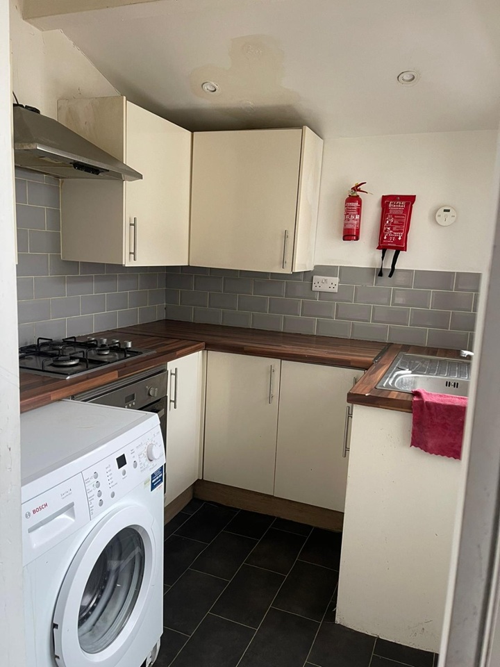 Room in a Shared House, Beulah View, LS6 photo 2
