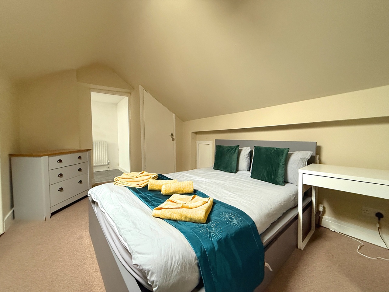 6 Bed End Terrace, Glossop Road, S10 photo 4