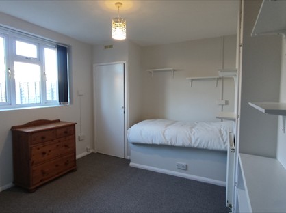 Room in a Shared House, Bletchingley Road, RH1