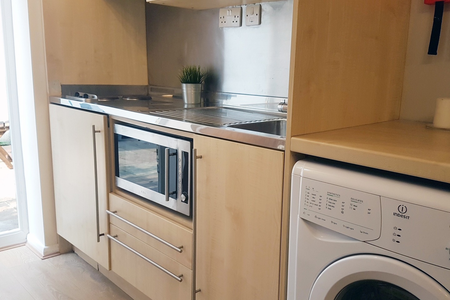 Studio Flat, Rufford St, N1 photo 3