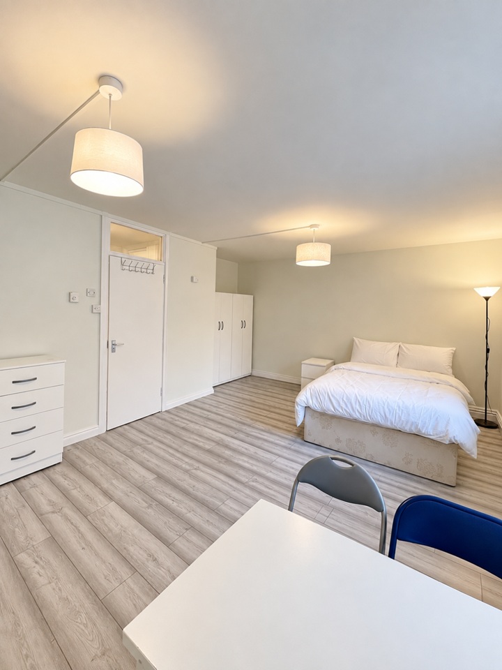 Studio Flat, Balman House, SE16 photo 2