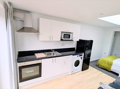 Studio Flat, Studio, SL1