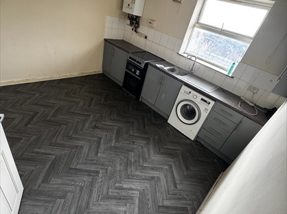 1 Bed Flat, Victoria Square, S80