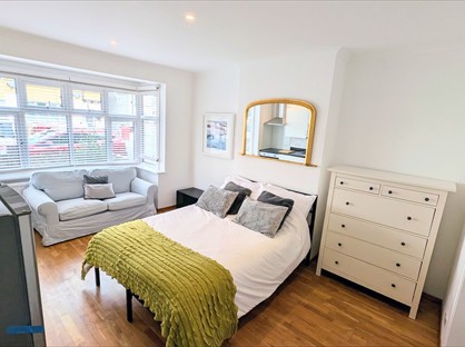 Studio Flat, Slough, SL1