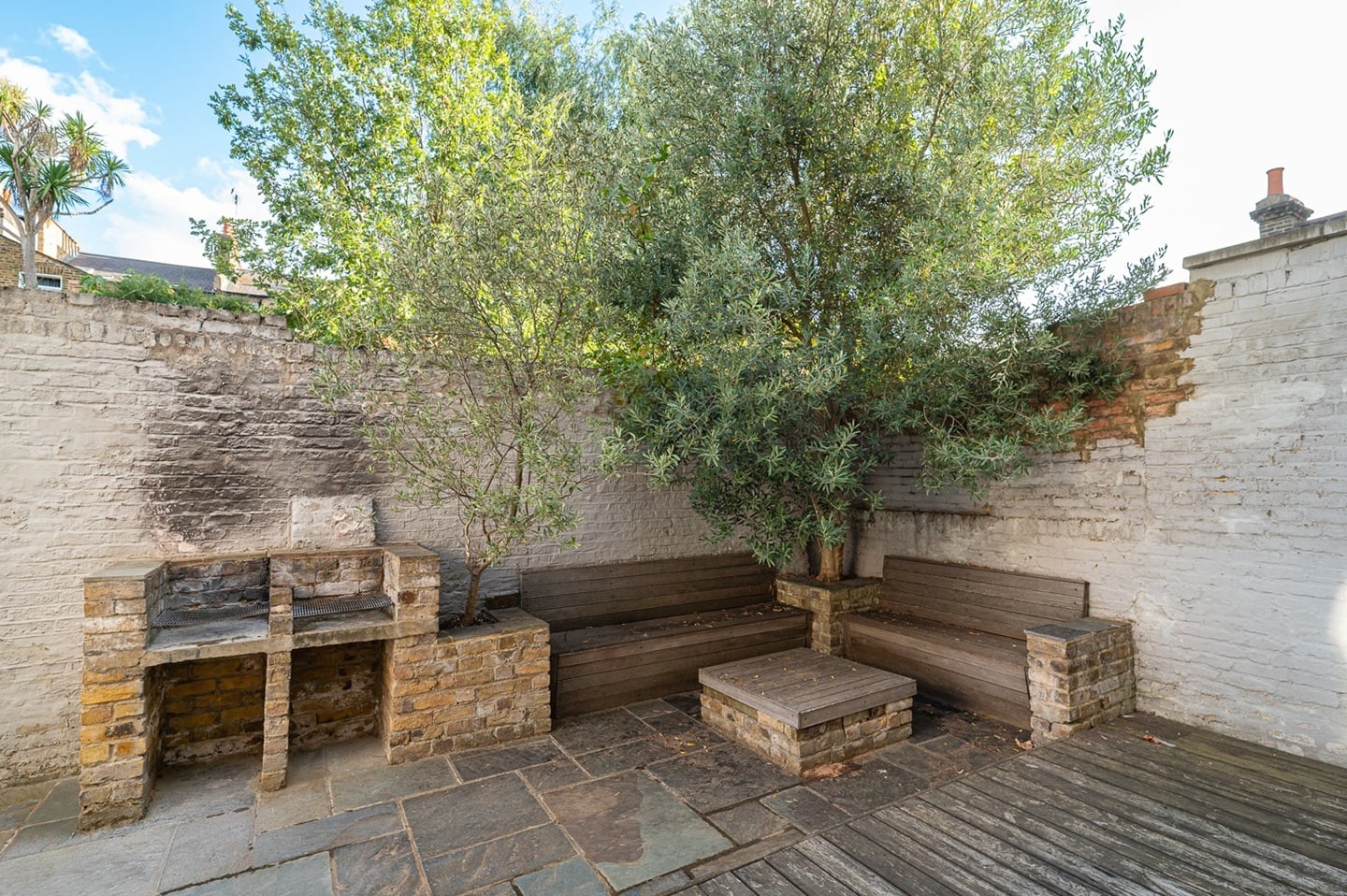 1 Bed Flat, Chantrey Road, SW9