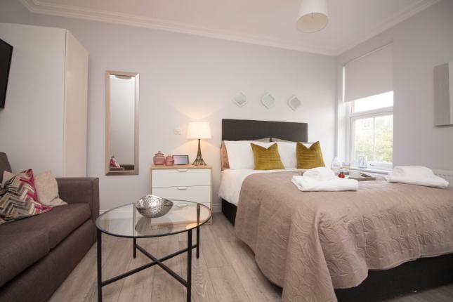 Studio Flat, Helena House, RG1 photo 4