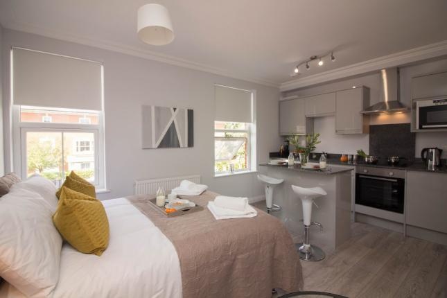Studio Flat, Helena House, RG1