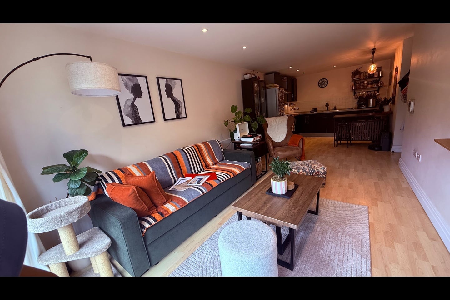 2 Bed Flat, Stanton House, SE16 photo 3