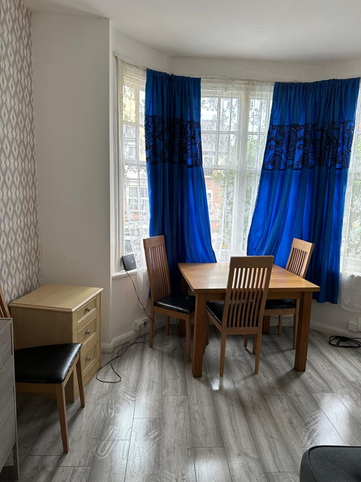 1 Bed Flat, Glenfield Road, LE3 photo 5