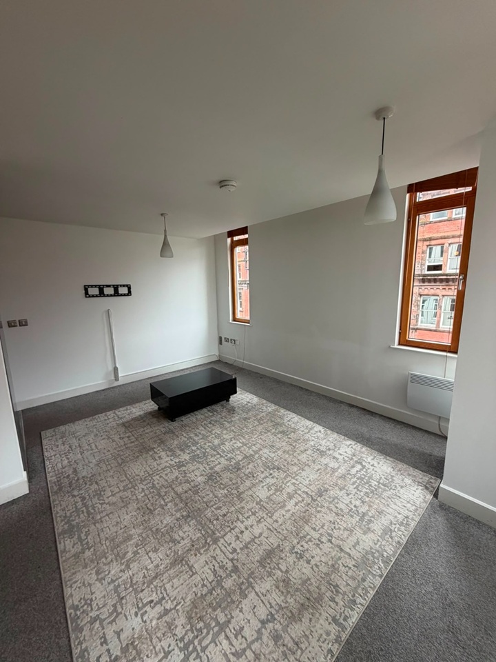 2 Bed Flat, Chatsworth House, M1
