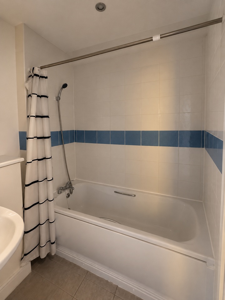 2 Bed Flat, Chatsworth House, M1 photo 5